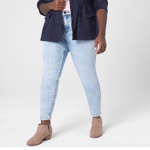 LANE BRYANT Signature Fit High Rise Skinny Jeans Light Wash Size 26 NEW - Picture 1 of 9